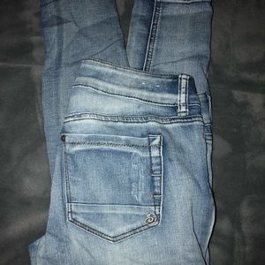 Light Wash Skinny Jeans!